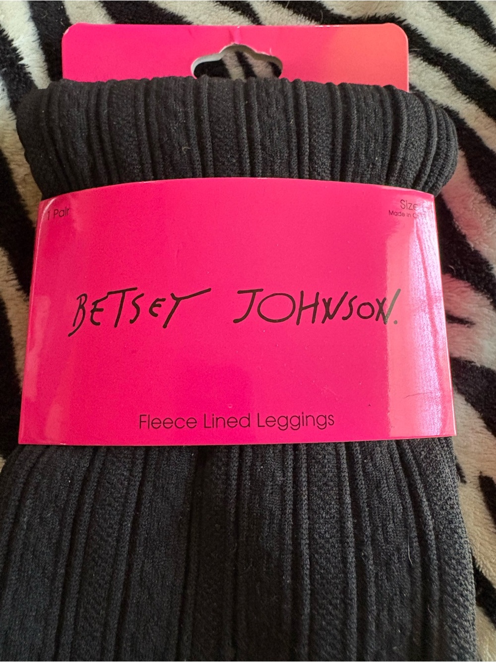 Betsey Johnson Black Fleece-Lined Ribbed Leggings - Picture 5 of 10
